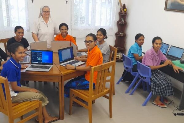 Aprendiendo portugués a través de la tecnología en Timor Leste.